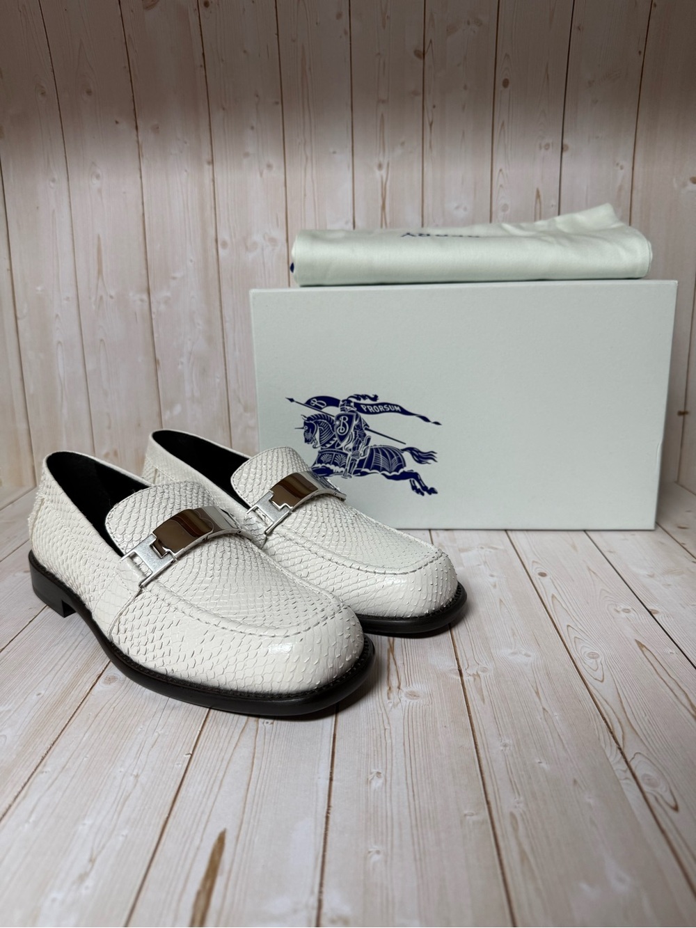Burberry Tower Snake-Embossed Leather Loafers White Quartz Sz 38 / 8